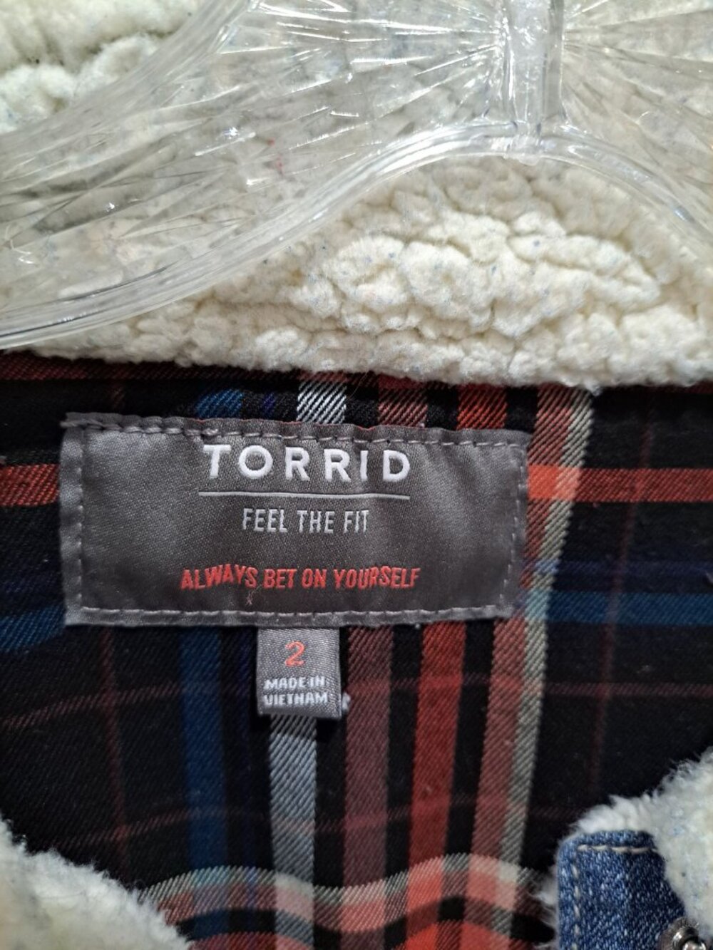 Torrid 2XL Denim Trucker Jacket With Faux Sherpa Collar Lined Winter Warm - Picture 2 of 11